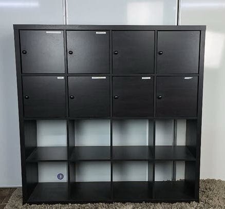 IKEA KALLAX 4x4 vakkenkast zwartbruin met 8 deuren – 4 x, Ophalen, 200 cm of meer, 150 tot 200 cm, Eikenhout