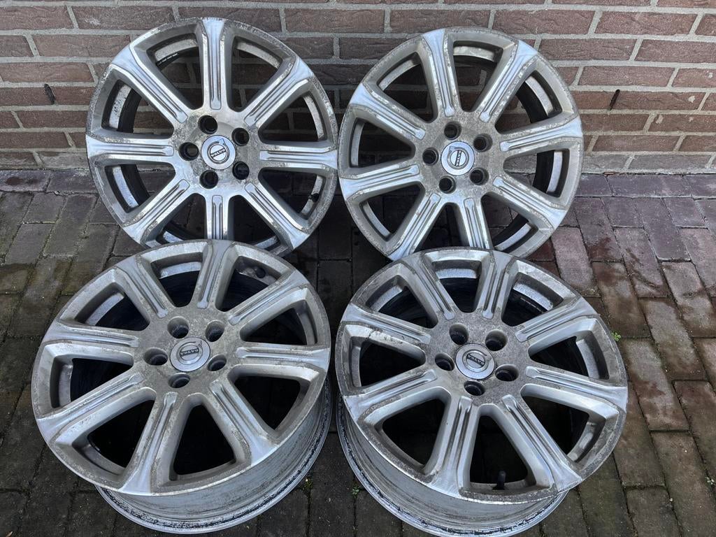 Volvo velgen 17 inch, Ophalen