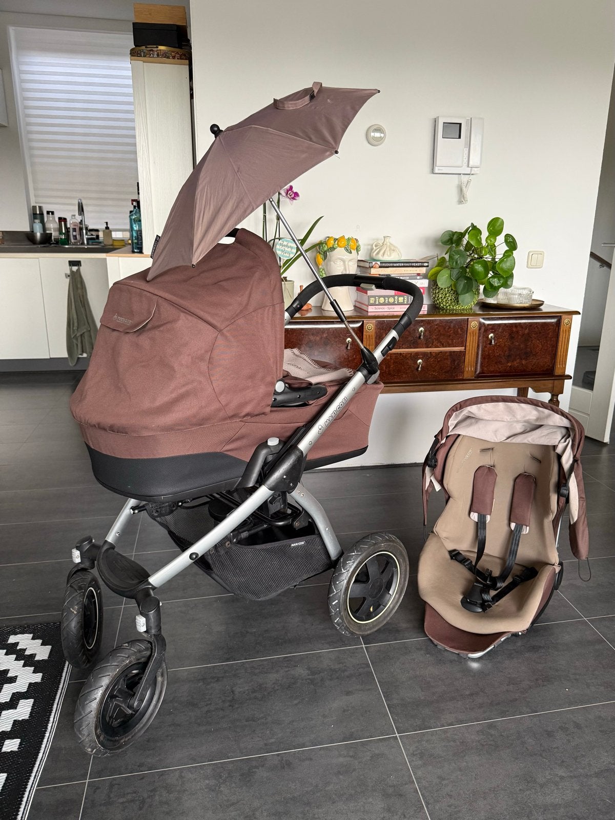 Maxi-Cosi Mura Plus 4 kinderwagen met reiswieg en extra's