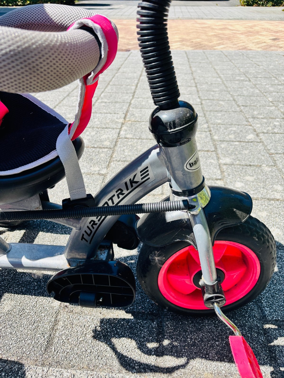 Baby Balanz Bike driewieler met duwstang, Fietsen en Brommers, Fietsen | Driewielers, Ophalen, Gebruikt, Velgrem, Duwstang