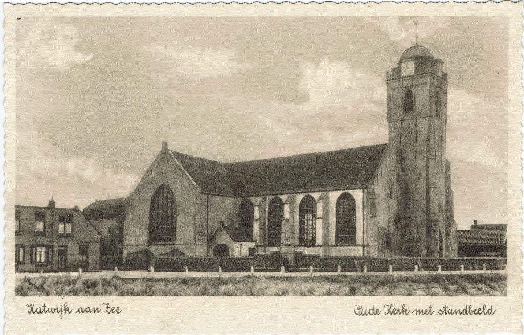 Katwijk aan Zee – Oude Kerk met standbeeld., Ophalen of Verzenden, 1920 tot 1940, Ongelopen, Zuid-Holland