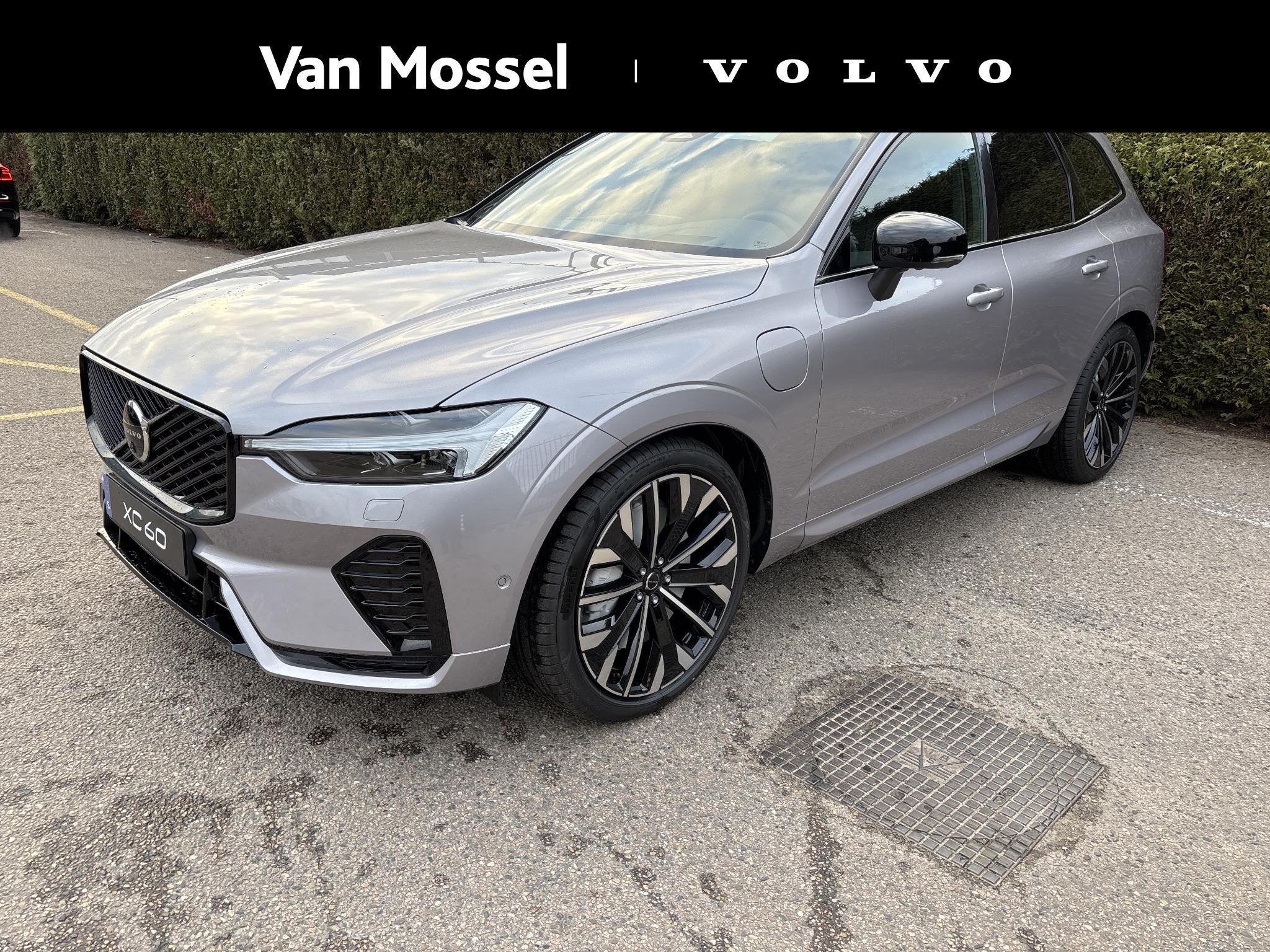 Volvo XC60 T6 Plug-in hybrid AWD Ultra Dark | Trekhaak | Luc