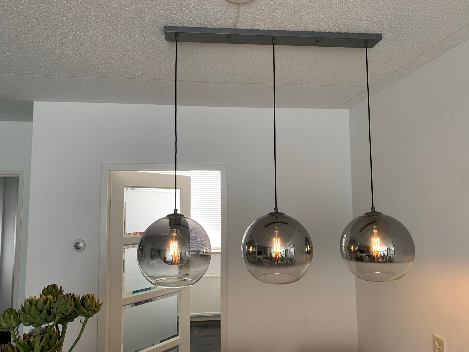 Hanglamp met 3 dimbare glazen bollen - Modern design, Huis en Inrichting, Lampen | Hanglampen, Ophalen, Zo goed als nieuw, Glas