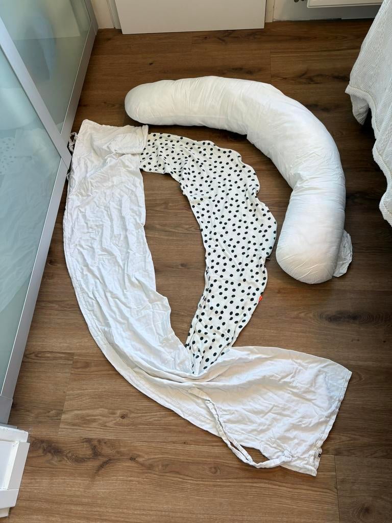 Hema voedingskussen met 2 hoezen, Ophalen of Verzenden, Zo goed als nieuw, Voedingskussen