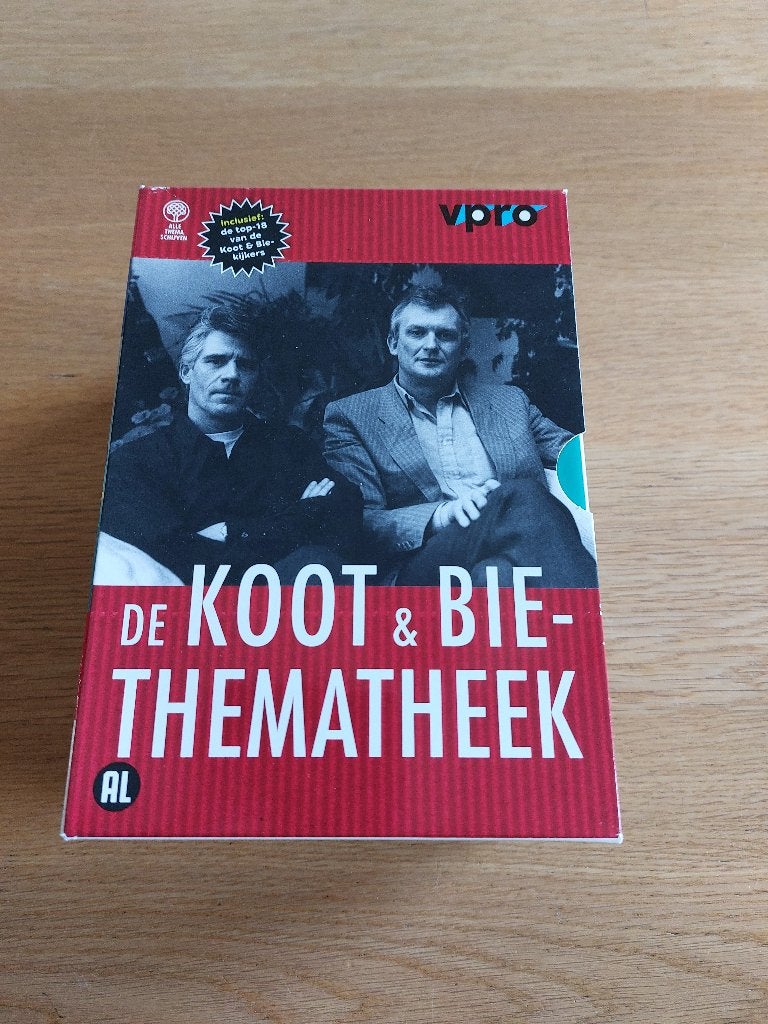 De Koot en Bie-Thematheek. 7 prachtige dvd's in opbergbox., Alle leeftijden, Ophalen of Verzenden, Zo goed als nieuw, Stand-up of Theatershow