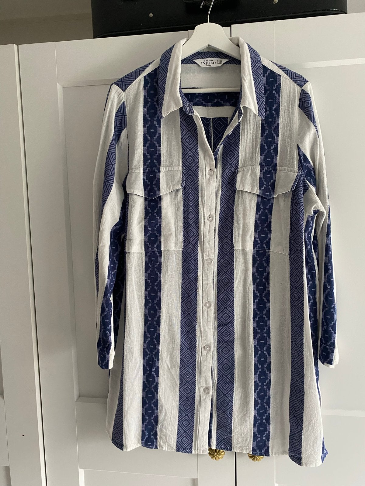 Studio Untold Tuniek M/L - Blauw/Wit gestreept, Ophalen of Verzenden, Zo goed als nieuw, Maat 42/44 (L), Blauw