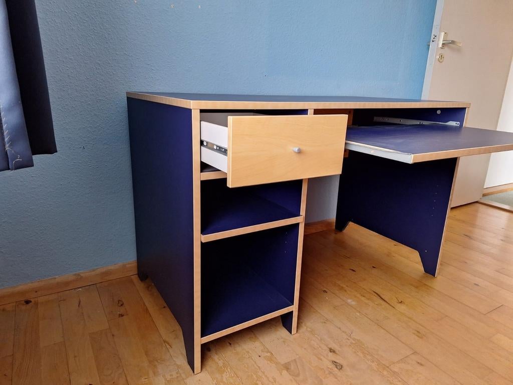 Leuk blauw bureau voor kinder/ tienerkamer, Ophalen, Gebruikt, 110 cm, Kinderbureau