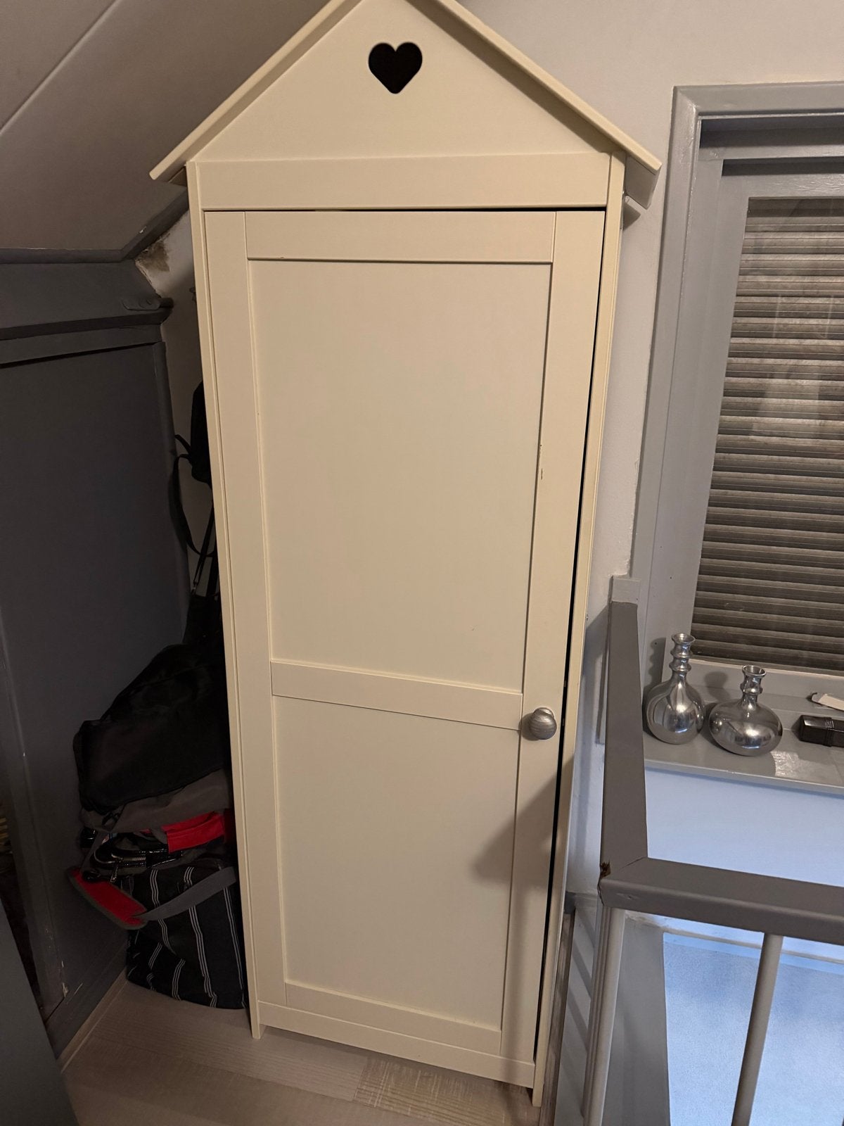 Leuk offwhite kast (2) met hartje - ideaal voor kinderkamer, Ophalen, Gebruikt