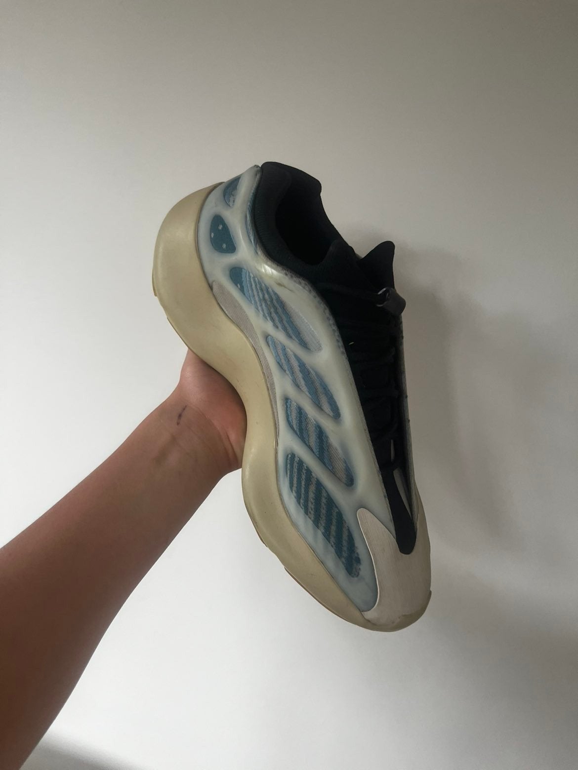 Adidas Yeezy 700 V3 Azael Sneakers - Maat 43 1/3, Kleding | Heren, Schoenen, Ophalen of Verzenden