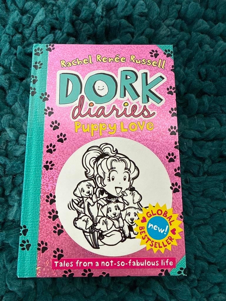 Dork Diaries Puppy Love - Dagboek van een Muts (Engels), Ophalen of Verzenden, Zo goed als nieuw, Fictie