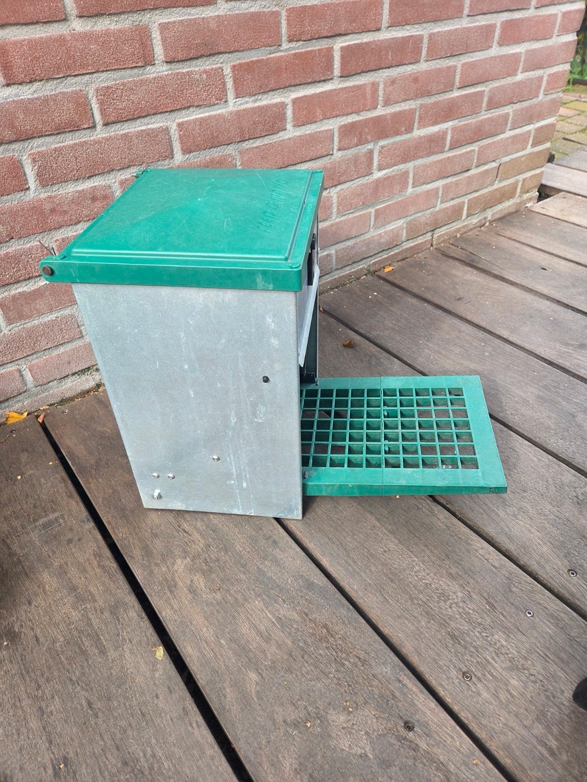 Kippenvoerbak (ongediertevrij), Ophalen, Zo goed als nieuw