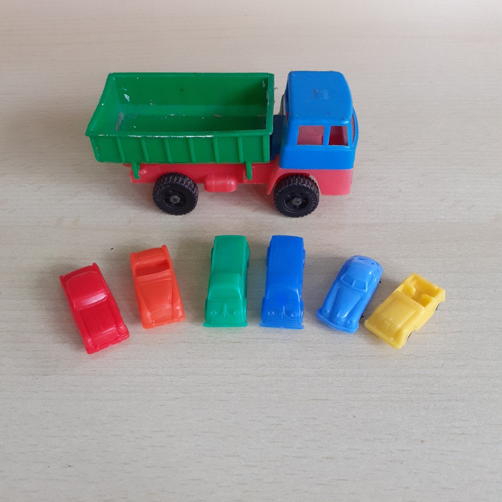 Antieke Plastic Miniatuur Auto's - 7 Stuks onbeschadigd, Ophalen