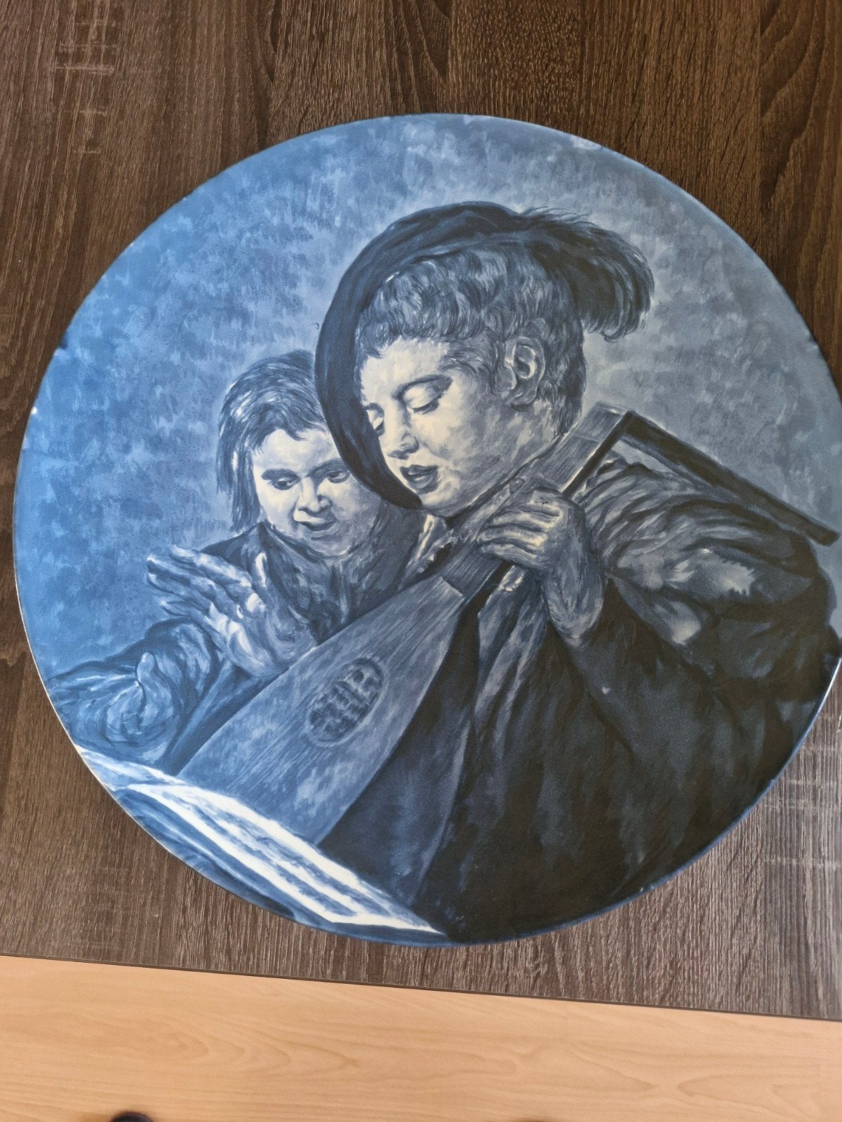 Delftsblauw bord, Ophalen