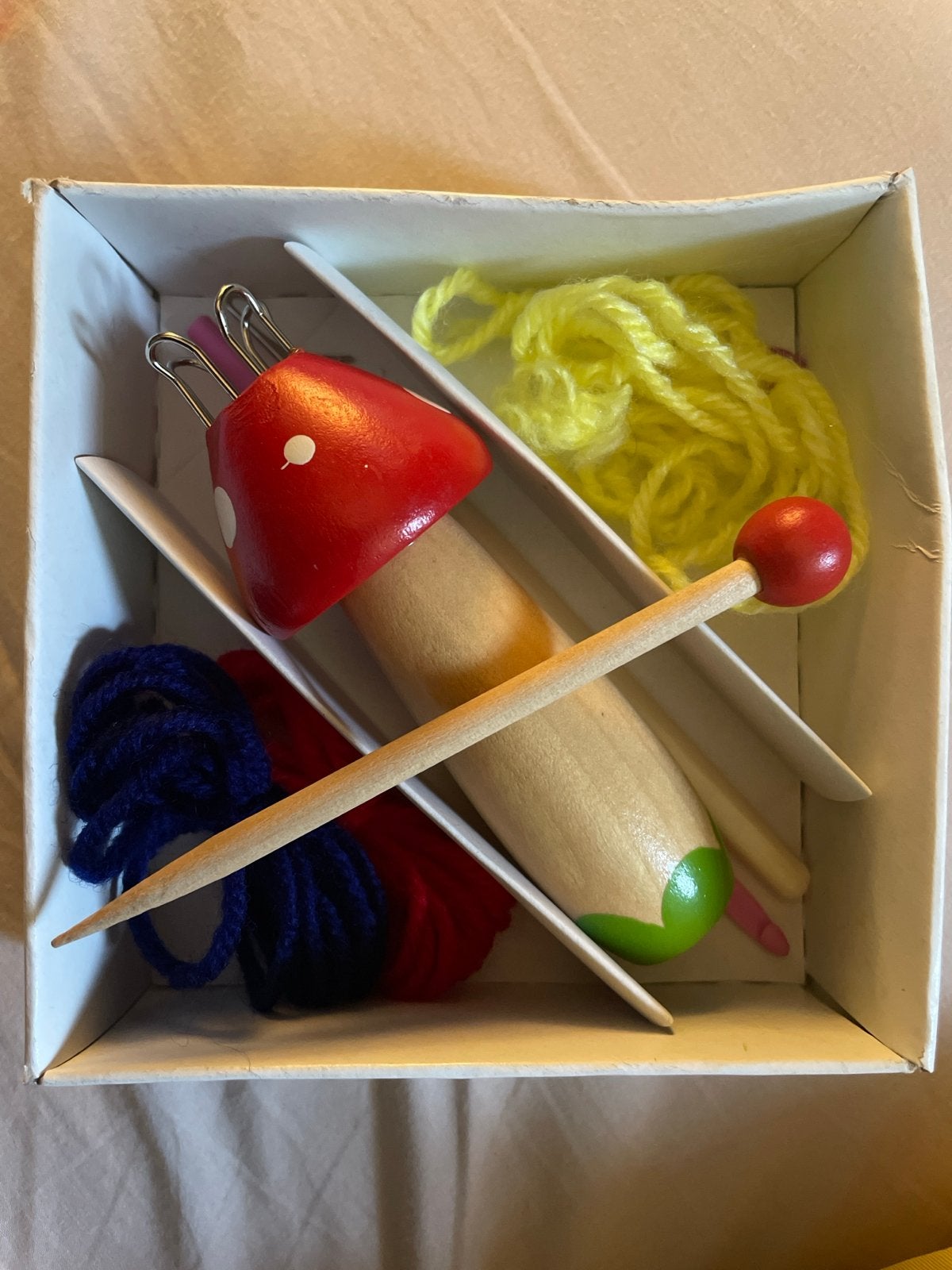 Punnik paddestoel met wol en naald, Ophalen of Verzenden, Zo goed als nieuw, Breien, Machine