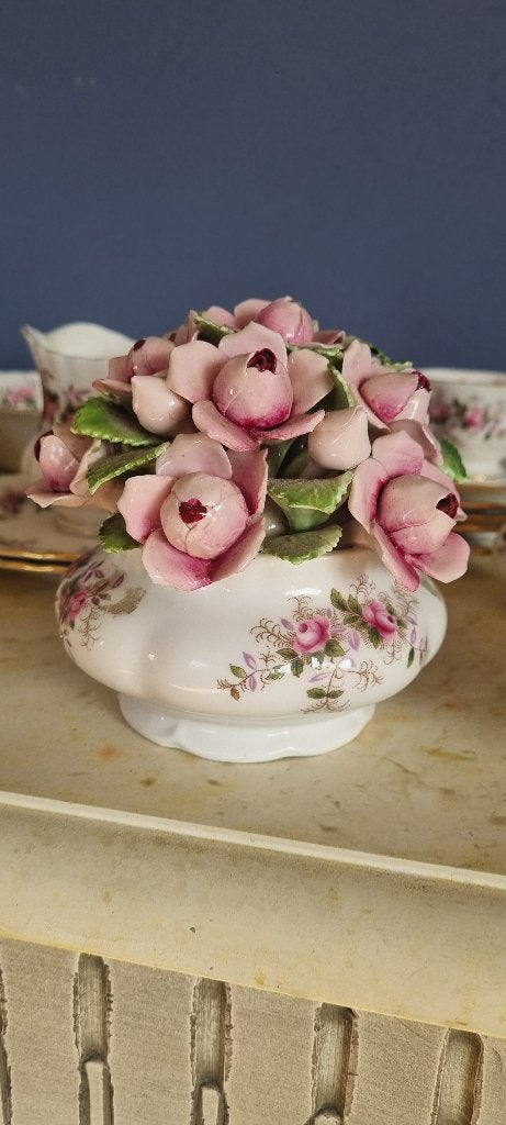 porselein Royal ALbert lavender rose flower posy bowl, Ophalen of Verzenden