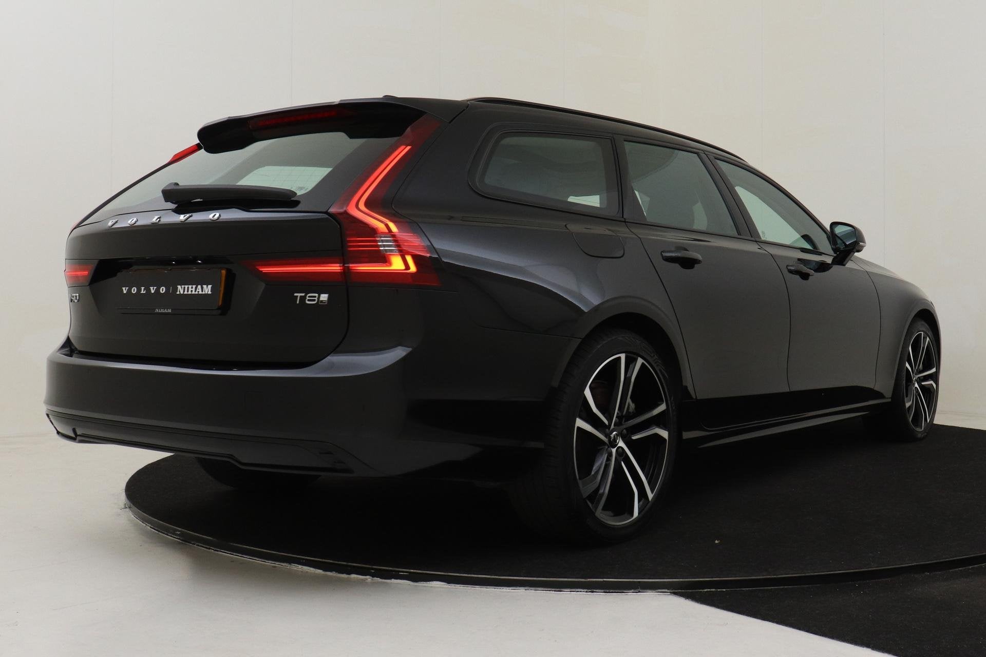 Volvo V90 T8 PLUG-IN HYBRID AWD ULTRA EXECUTIVE EDITION -PAN, Automaat, 12 maanden, Euro 6, 4 cilinders