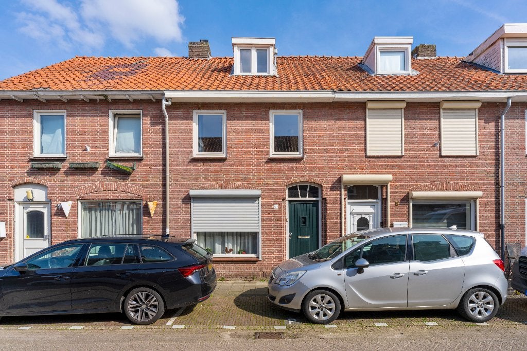 beleggingspand tilburg - 2 legale appartementen - ONVERHUURD, Huizen en Kamers, Huizen te koop, Tilburg, Noord-Brabant, Tot 200 m²