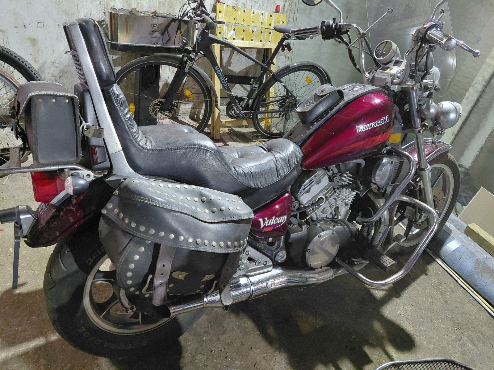 Kawasaki Vulcan VN750, 750 cc, Cardan-aandrijving, 2 cilinders, Chopper