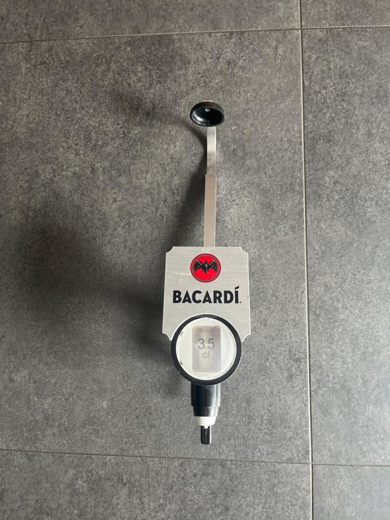 Bacardi drank dispenser 3.5 cl, Ophalen of Verzenden, Zo goed als nieuw, Gebruiksvoorwerp