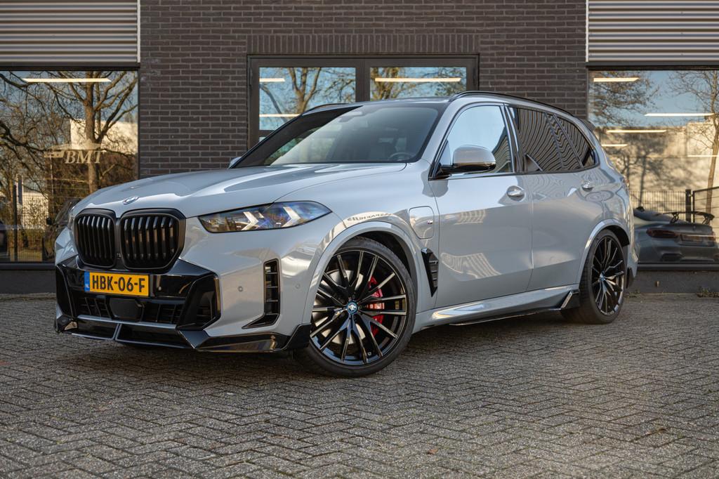 BMW X5 G05 xDrive50e M Sport / Pano / HK / Head-Up / Trekhaa, Gebruikt, 2395 kg, Met garantie (alle), Leder