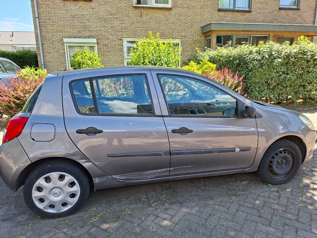 Renault Clio 1.2 16V 55KW 5-DRS E4 2008 Grijs, Voorwielaandrijving, 74 pk, 4 cilinders, Origineel Nederlands