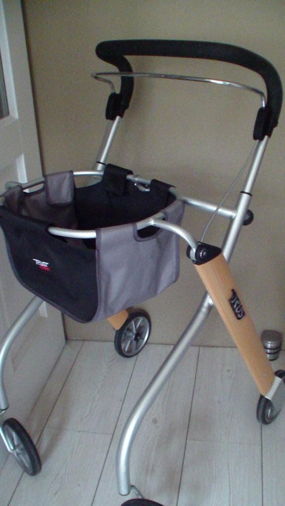 Binnenhuis rollator Trust, Diversen, Rollators, Ophalen, Opvouwbaar, Zo goed als nieuw