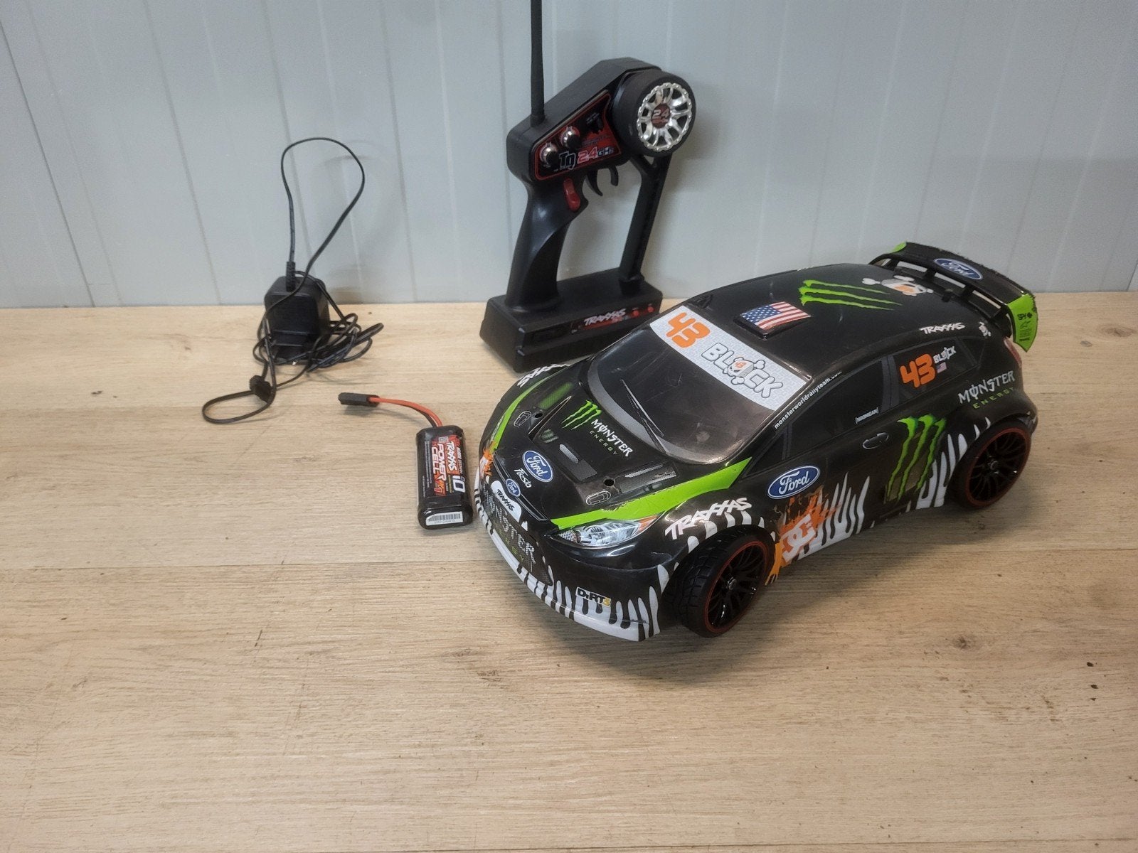 traxxas vxl 3s ford fiesta, Ophalen of Verzenden, Zo goed als nieuw, Auto offroad