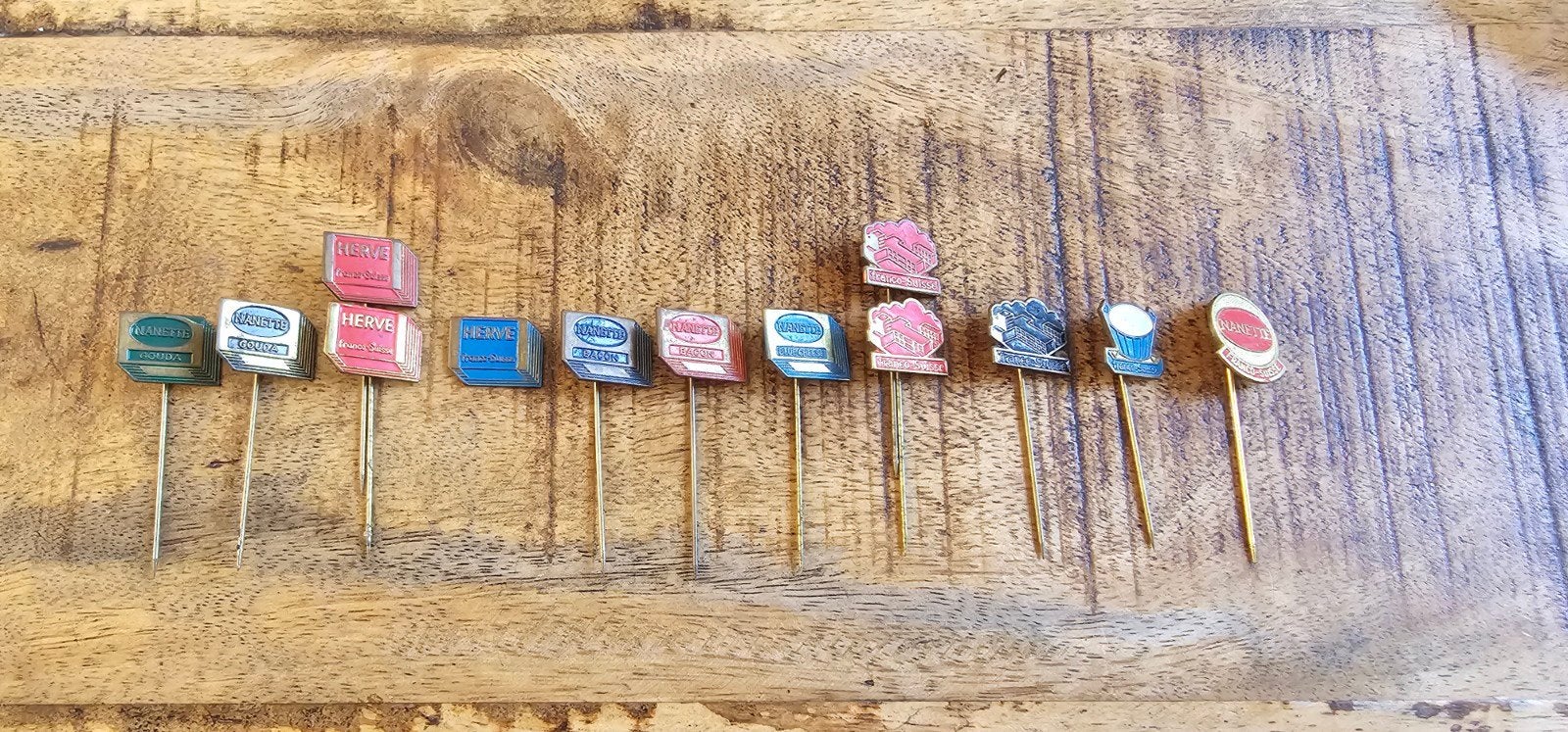 11 vintage speldjes van Hanette en Franco-Suisse, Ophalen of Verzenden, Gebruikt, Merk, Speldje of Pin