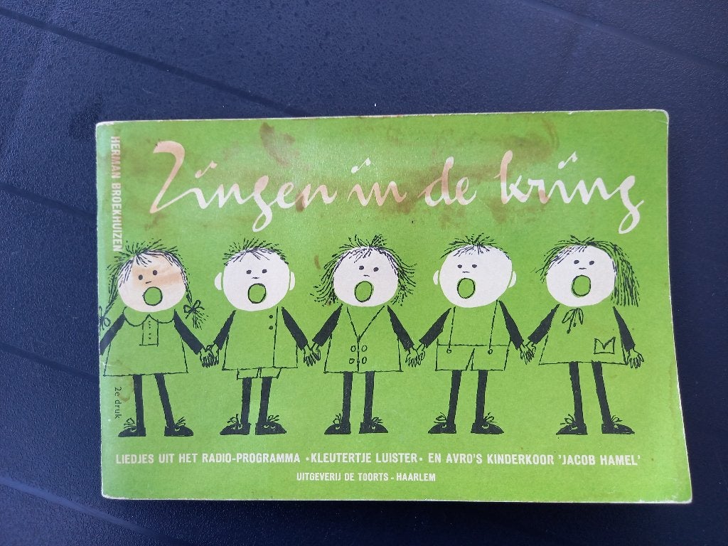 Zingen in de Kring (Herman Broekhuizen), Boeken, Ophalen of Verzenden, Gelezen, Fictie algemeen