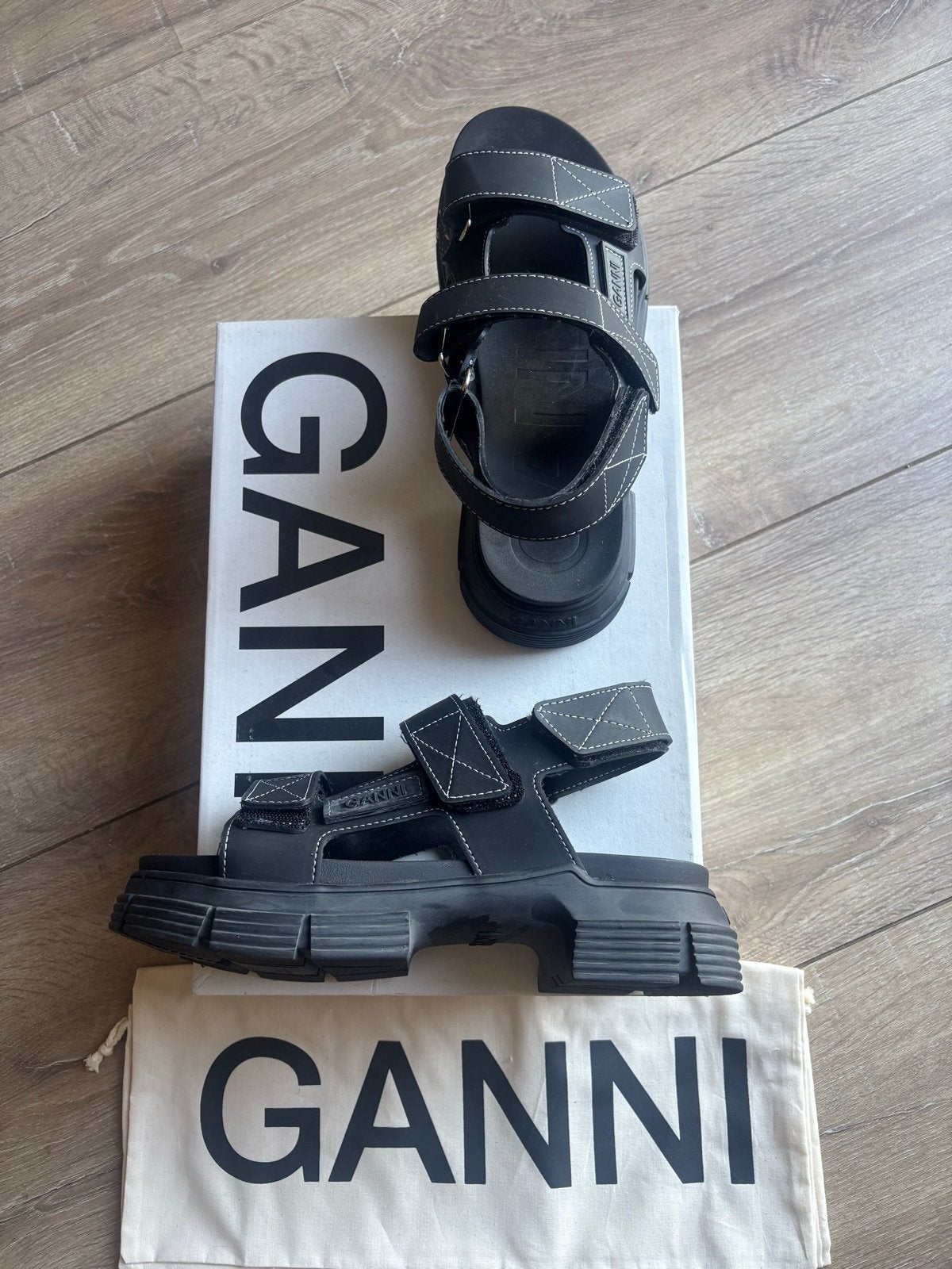 Ganni Sandalen Maat 38 Zwart - Nieuw, Verzenden, Nieuw, Zwart, Sandalen of Muiltjes