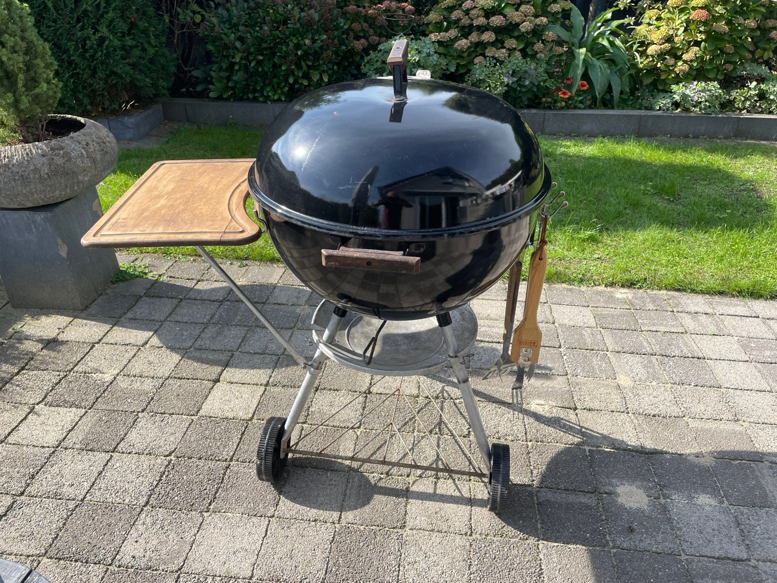 Weber kettle houtskool BBQ 57 cm met veel accesoires, Ophalen, Gebruikt, Met accessoires