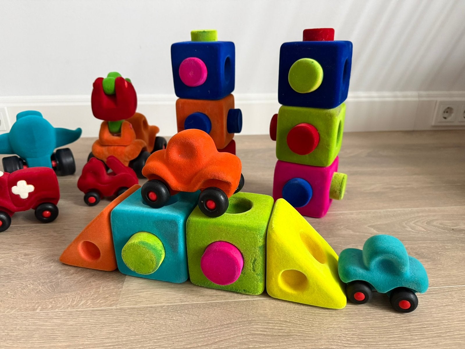 Speel blokken en auto’s rubbabu, Kinderen en Baby's, Ophalen of Verzenden, Zo goed als nieuw