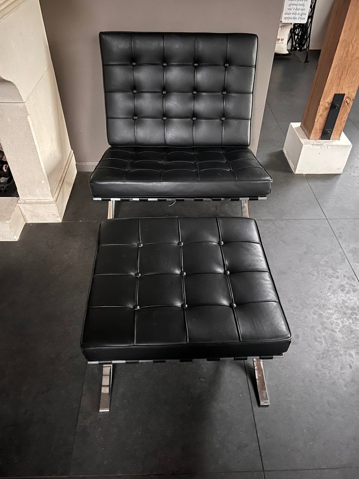 Replica Barcelona + hocker, Huis en Inrichting, Stoelen, Zo goed als nieuw, Eén, Zwart, Ophalen of Verzenden