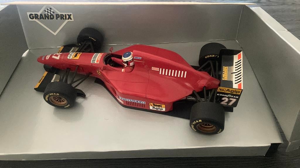 Formule 1 Ferrari J Alesi 1:18, Ophalen of Verzenden, Zo goed als nieuw, MiniChamps
