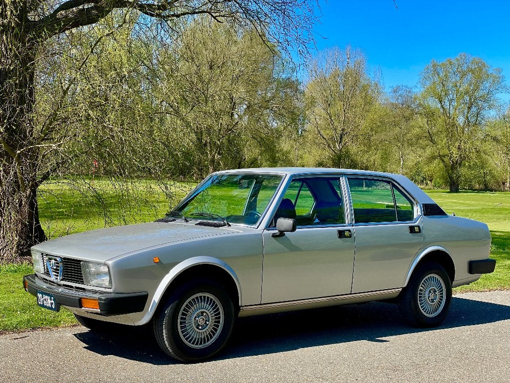 Alfa Romeo Alfetta 1981 met nieuwe 2.0 motor, veel karakter!
