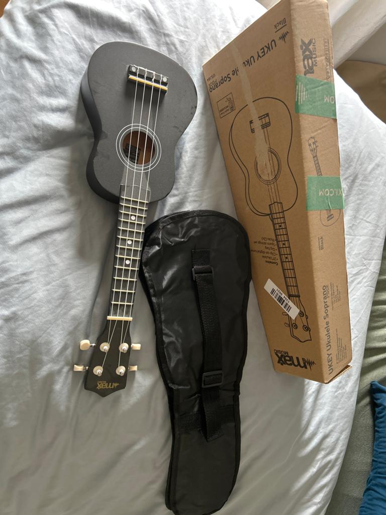 Max Music UKEY Sopraan Ukelele Zwart met hoes, Ophalen, Zo goed als nieuw, Ukelele