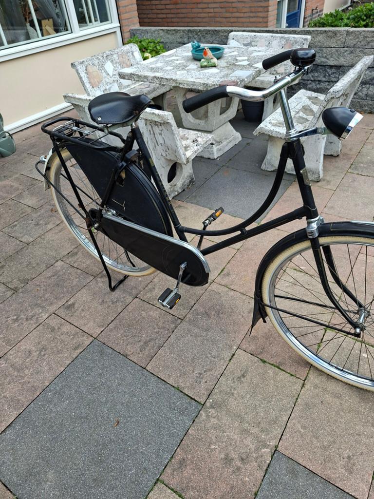 Koopje: Juncker oma fiets old timer 28 inch/ 58 cm VINTAGE., Fietsen en Brommers, Fietsen | Dames | Omafietsen, Ophalen, Terugtraprem