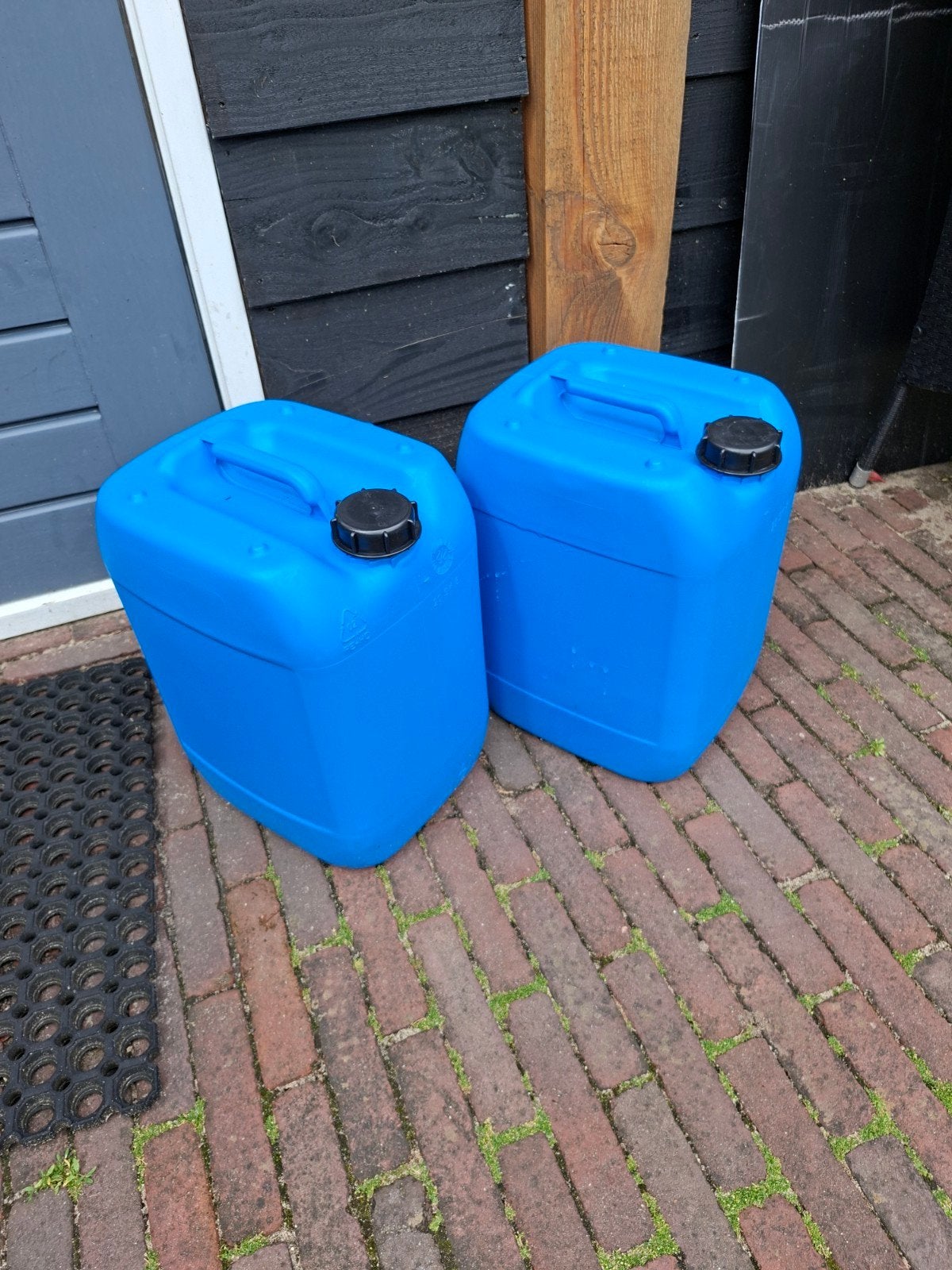 6 lege 20 liter bussen voor petroleum, Ophalen of Verzenden, Zo goed als nieuw, Overige brandstoffen