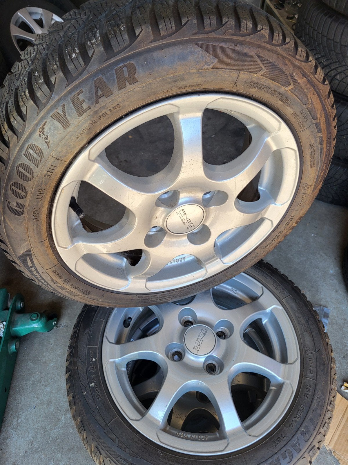 8 set Toyota Aygo Yaris Citroen C1 Peugeot 107 banden velg, Auto-onderdelen, Ophalen, 15 inch, Jaf_zoet@hotmail.com, Banden en Velgen