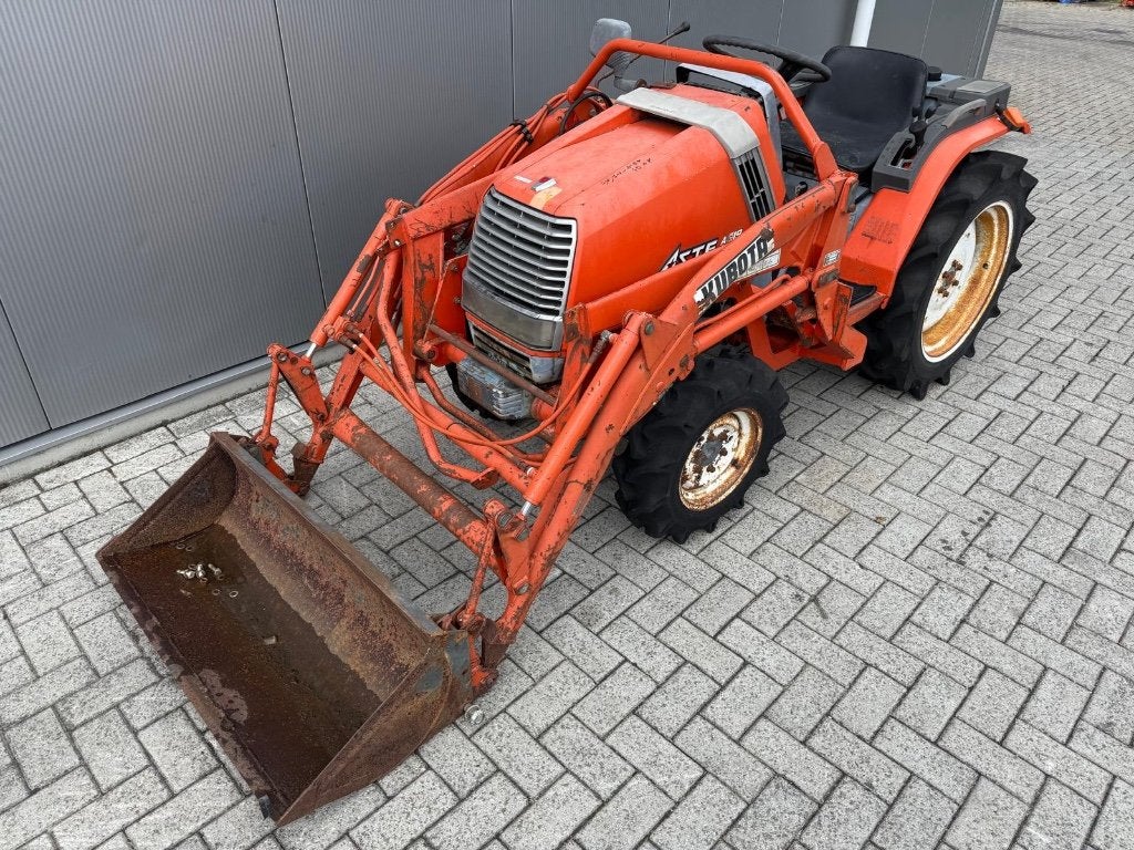 Kubota Aste minitrekker met voorlader - Gebruikt - met werk, Gebruikt, Tot 2500, Tot 80 Pk, Ophalen