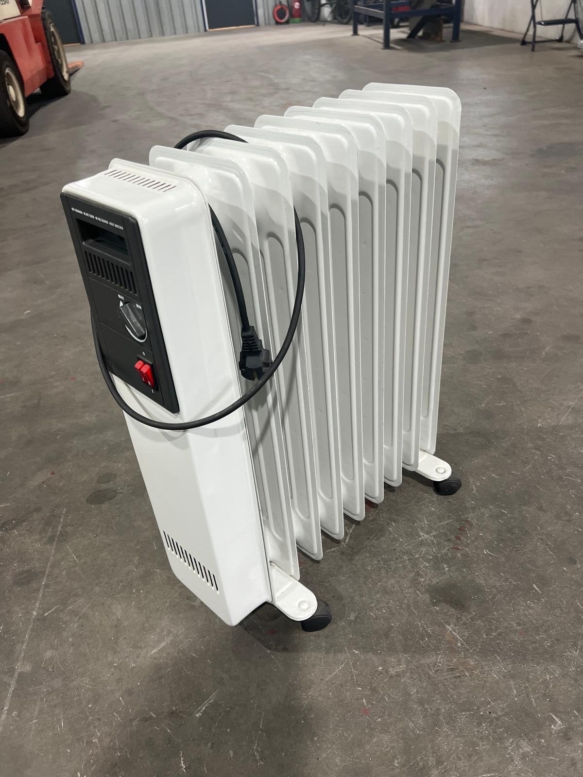 Elektrische olieradiator met thermostaat, Doe-het-zelf en Verbouw, Verwarming en Radiatoren, Ophalen, Gebruikt, Radiator, 60 tot 150 cm