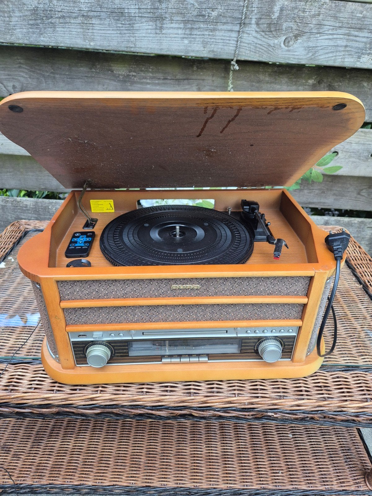 Mooie meubel.antiek uitstraling.
Alles werkt .
Radio_casette, Ophalen of Verzenden, Zo goed als nieuw, Overige merken