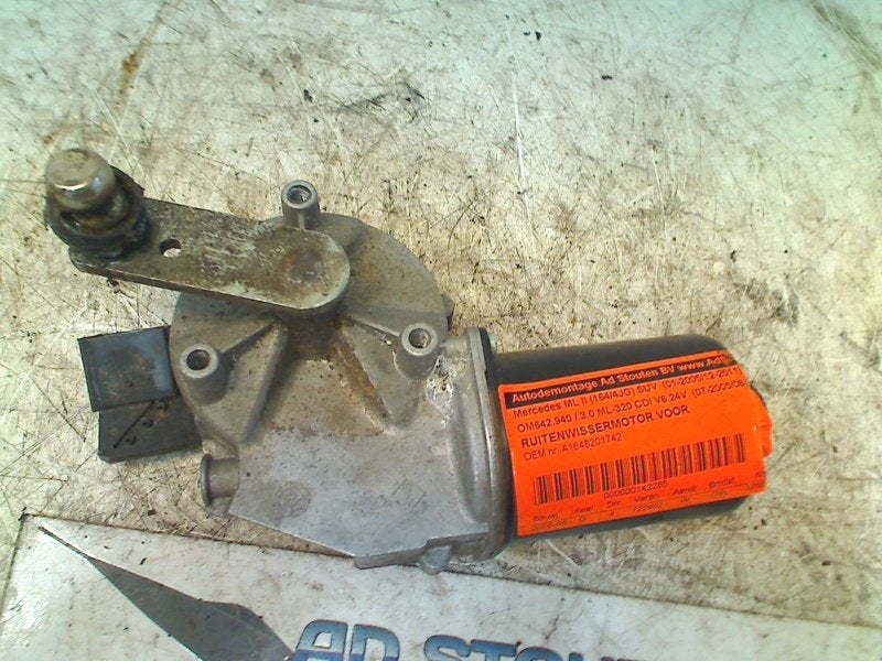 Ruitenwissermotor Voor ML II (164/4JG) 2006, Gebruikt, Mercedes-Benz AG, Mercedes-Benz, Mercedesstraße 120, Stuttgart 70372, , Duitsland