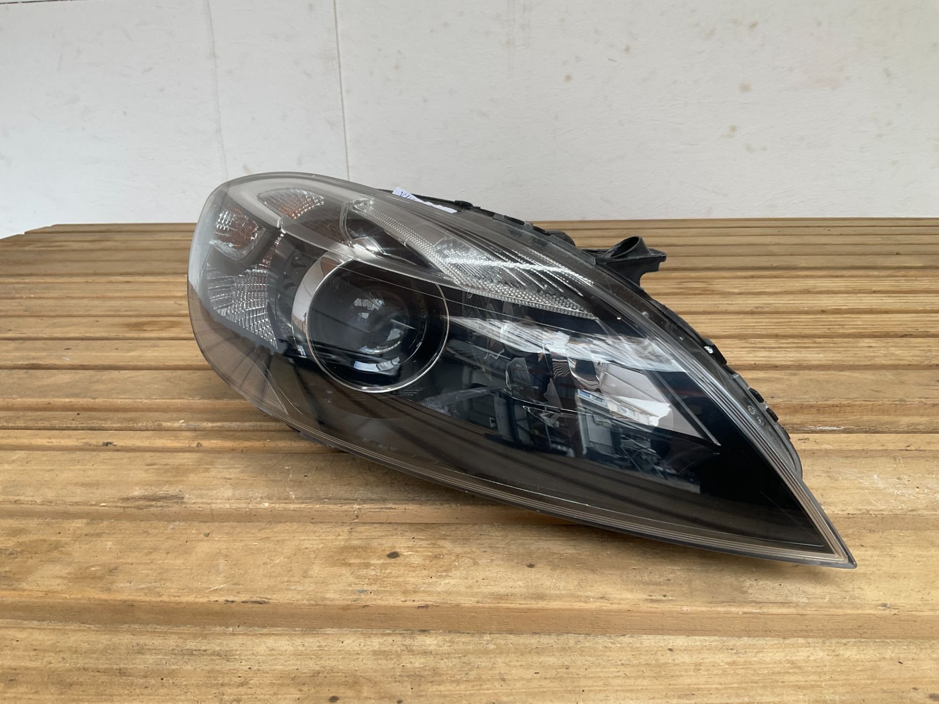 Koplamp Volvo V40 Cross 12 16 RH 31283333 b6-8049, Gebruikt, Gunnar Engellaus vag 8
405 31  Gothenburg, SE, Info@volvocars.com