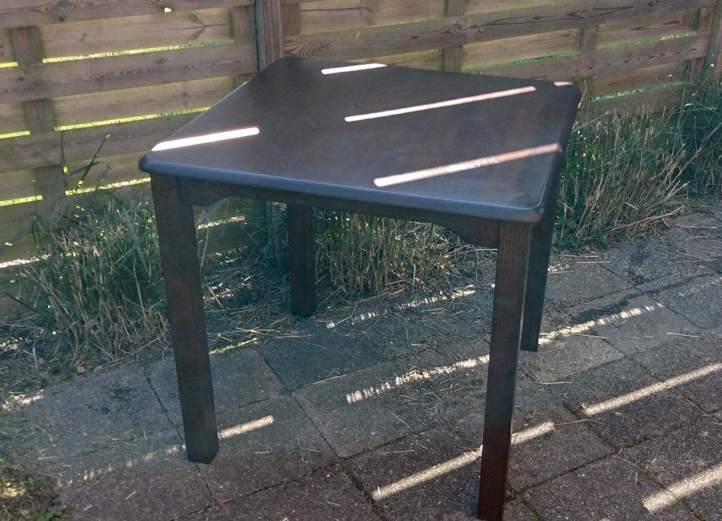 Nette tafel, Huis en Inrichting, Stijl en houtsoort zijn mij niet bekend, 50 tot 100 cm, Zo goed als nieuw, Vier personen