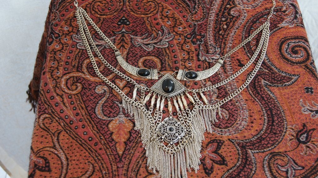 Ketting met zwarte stenen ( diverse, Ophalen of Verzenden, Gebruikt, Zwart, Steen of Mineraal
