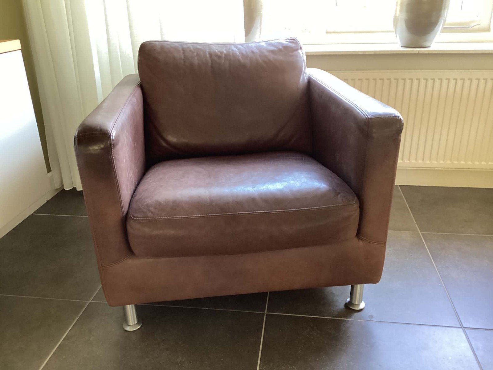 Comfortabele bruine leren fauteuil, Huis en Inrichting, Ophalen, Modern, Comfortabel, Gebruikt, 75 tot 100 cm