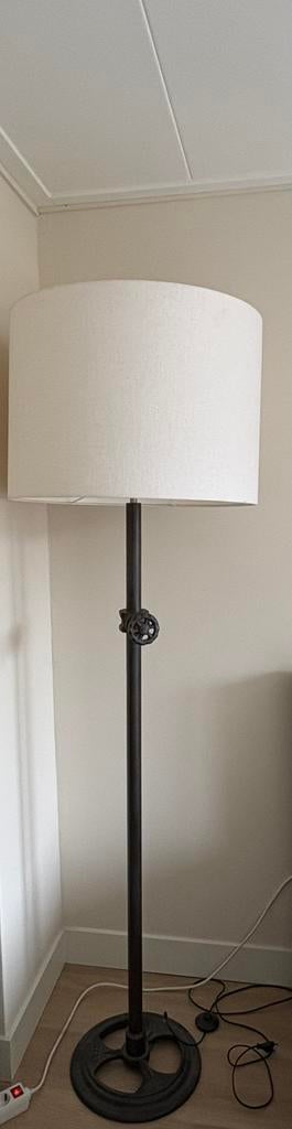Vloerlamp, Ophalen, Zo goed als nieuw, Metaal, 150 tot 200 cm