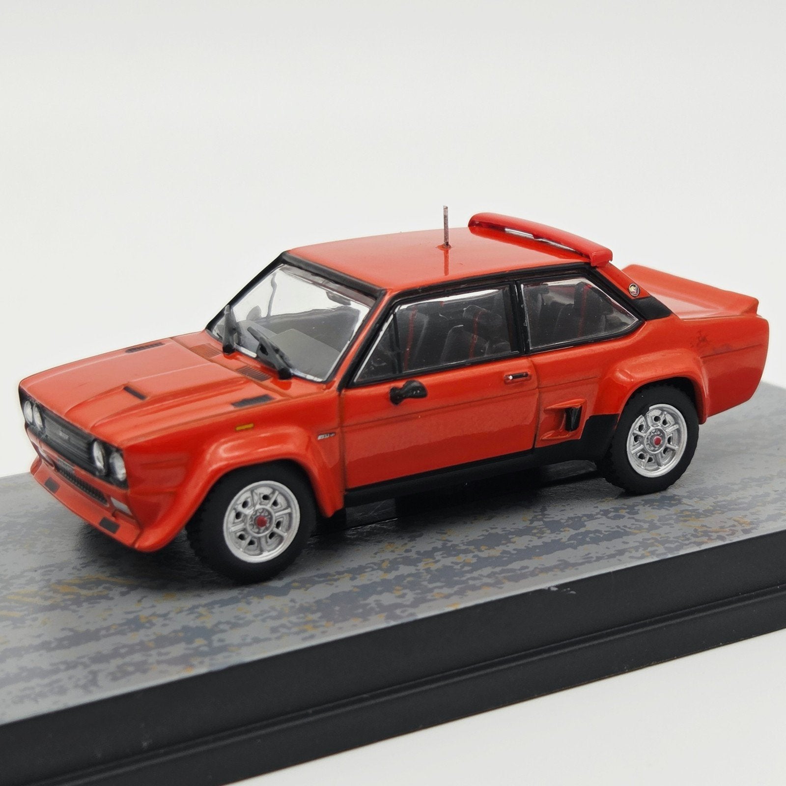 Tarmac – Fiat 131 Abarth Rally Stradale, red, Hobby en Vrije tijd, Mymodelcar@outlook.com, Auto, Tarmac, Ophalen of Verzenden