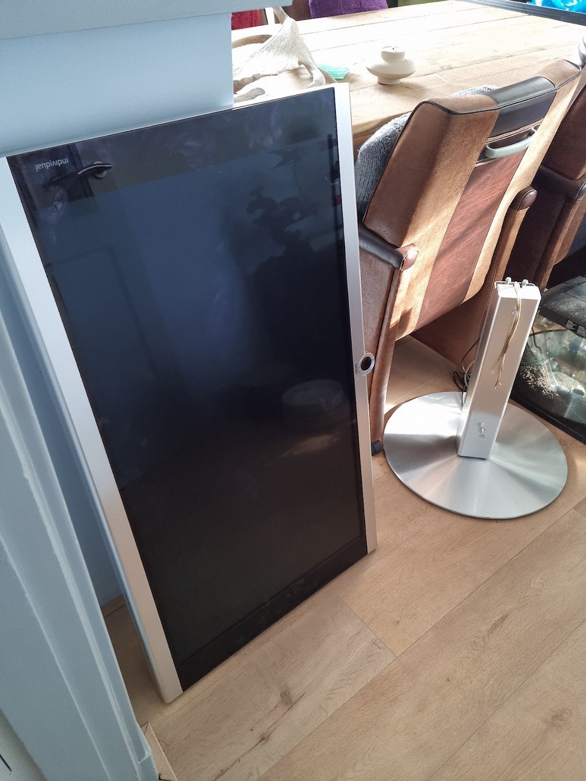 Prachtige GROTE Loewe tv op stalen voet ingebouwde speaker!, Audio, Tv en Foto, Televisies, LED, 50 Hz, Zo goed als nieuw, 100 cm of meer